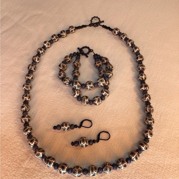 Elegant African Tribal Black, Blue, & White Necklace, Bracelet, & Earring Set - Picture 4 of 9